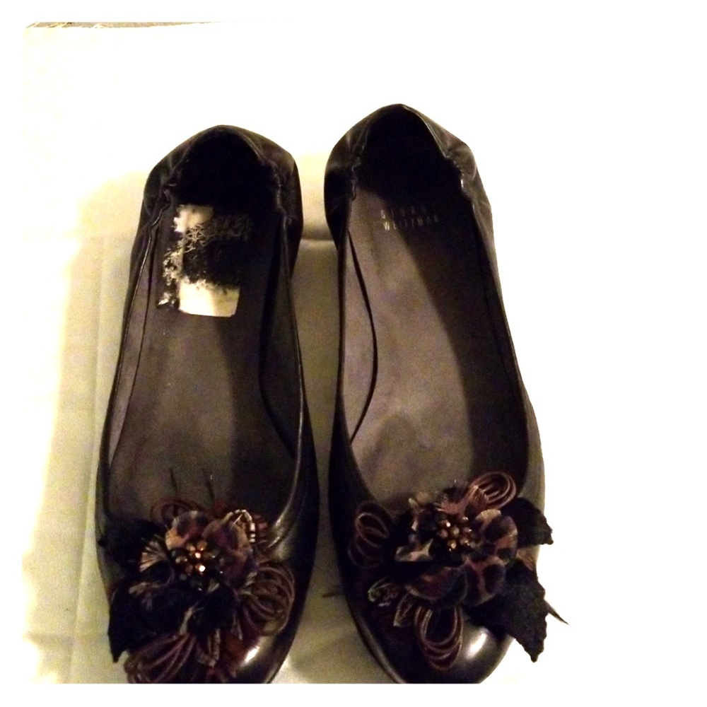 Stuart Weitzman flat with bow
